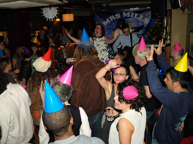 Fri 21st DECEMBER 2012: THE GREAT BRIXTON SINGALONG with the Mrs Mills Experience and Sleighed!, plus Vic Lambrusco and more at the Offline Club at the Prince Albert, 418 Coldharbour Lane, Brixton, London SW9